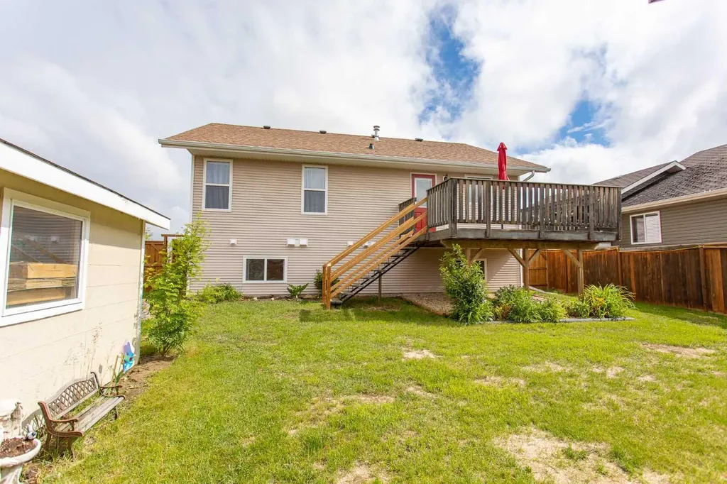 74 Pine Crescent Blackfalds AB T4M 0E2