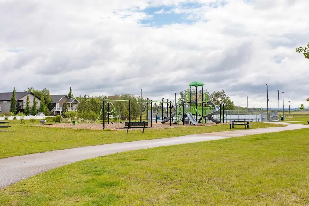 74 Pine Crescent Blackfalds AB T4M 0E2