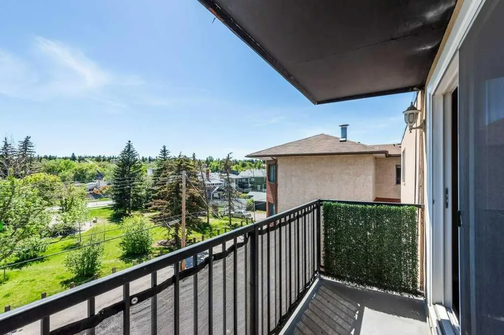 1703 11 Avenue SW Calgary AB T3K 1J5