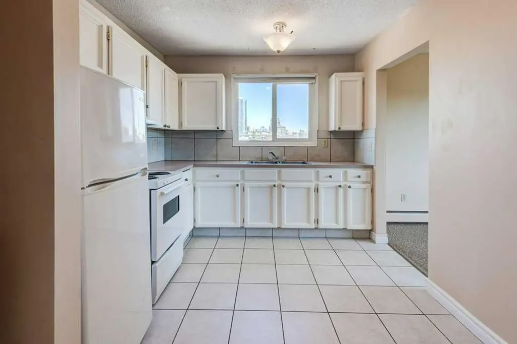 1703 11 Avenue SW Calgary AB T3K 1J5