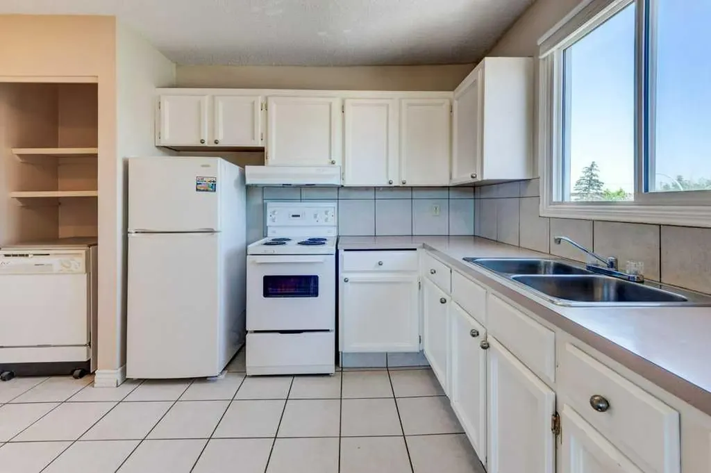 1703 11 Avenue SW Calgary AB T3K 1J5