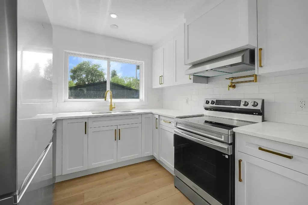 419 Acadia Drive SE Calgary AB T2J 0A9