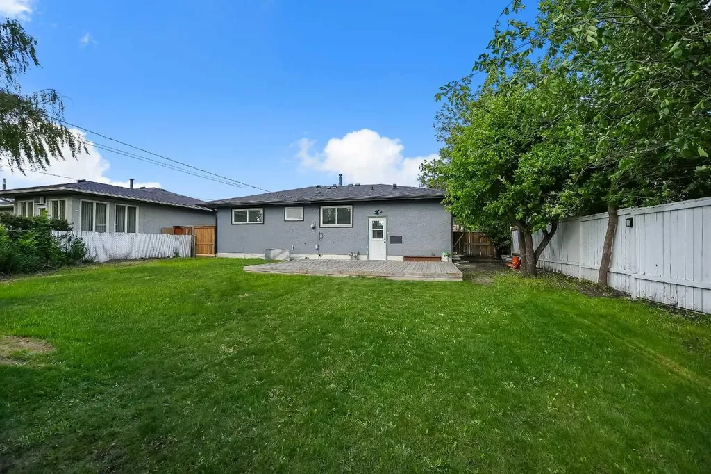 419 Acadia Drive SE Calgary AB T2J 0A9