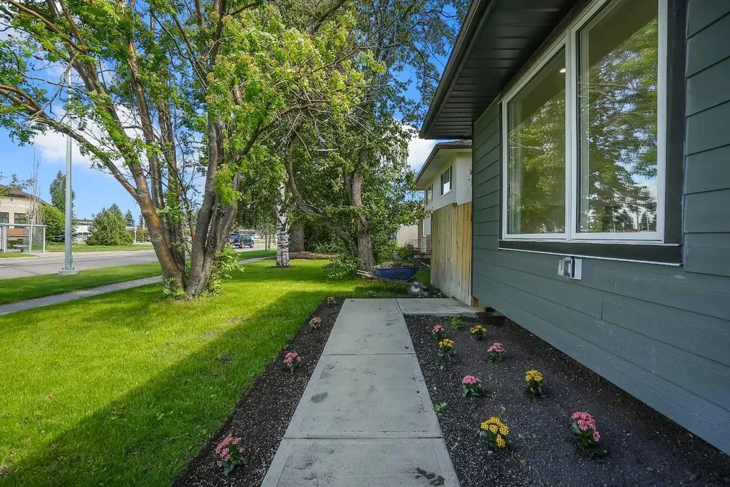419 Acadia Drive SE Calgary AB T2J 0A9