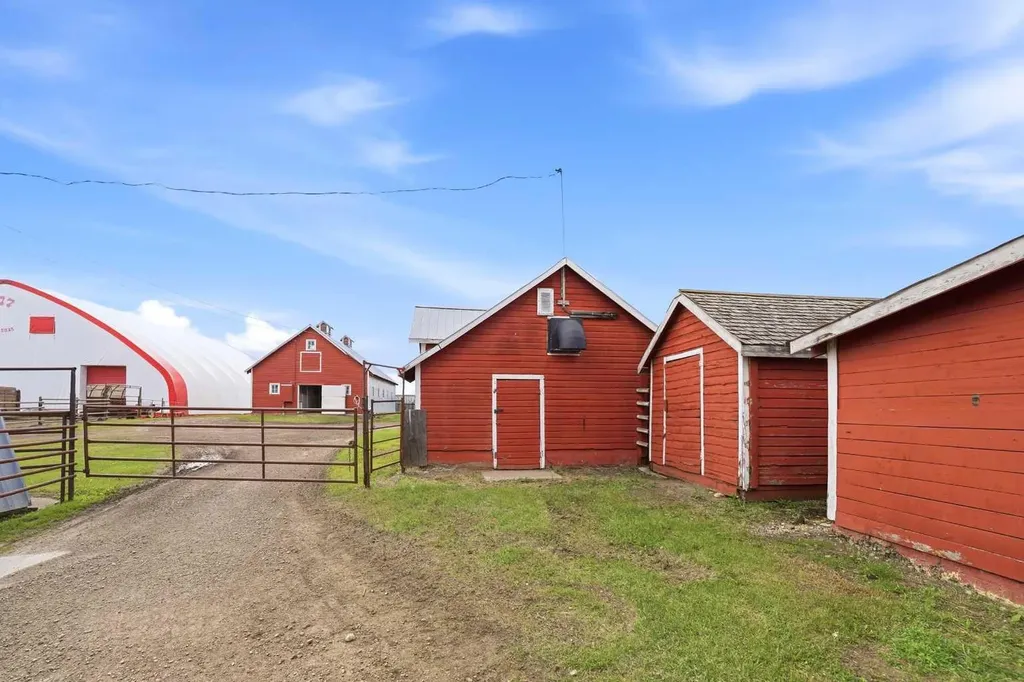 434080 Range Road 260 Rural Ponoka County AB T4J 1R2