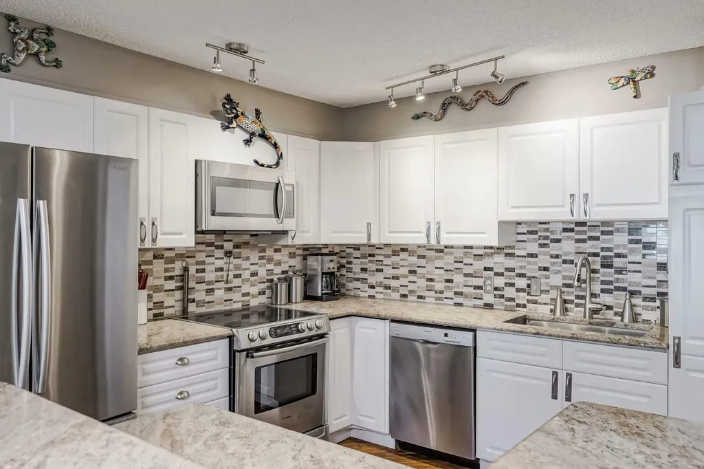 200 Sandstone Drive NW Calgary AB T3K4N7