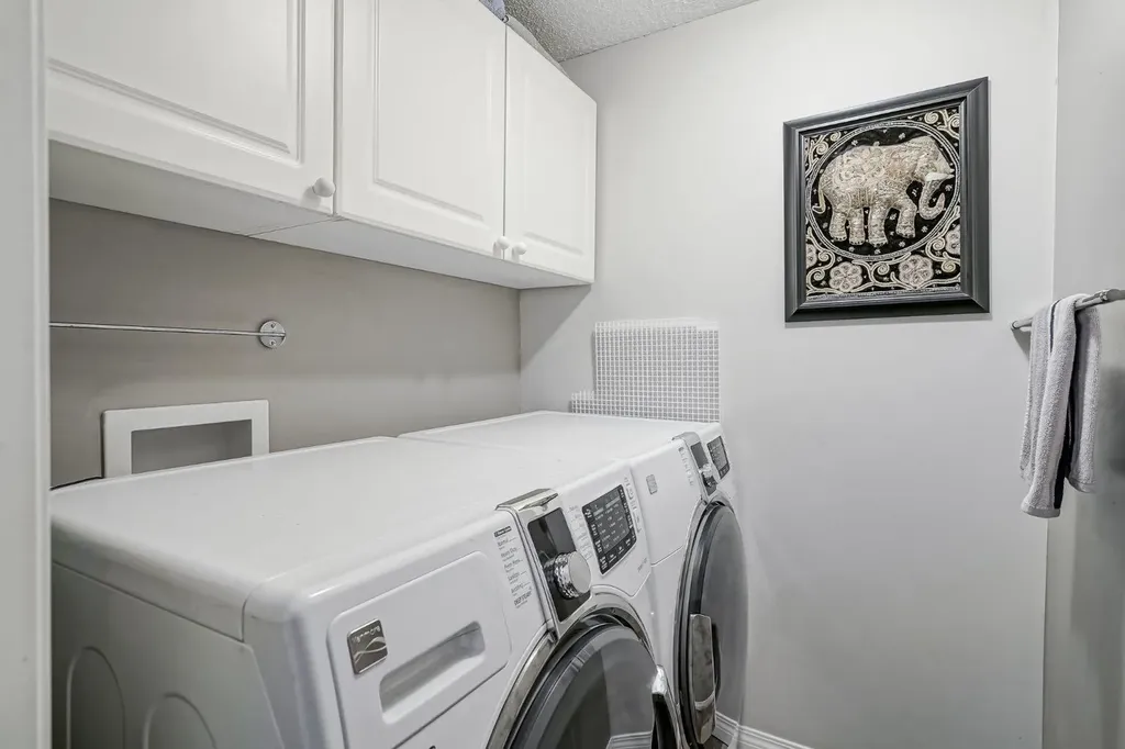 200 Sandstone Drive NW Calgary AB T3K4N7