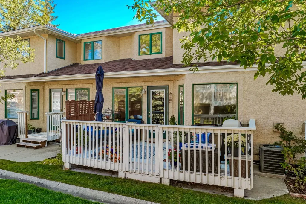200 Sandstone Drive NW Calgary AB T3K4N7