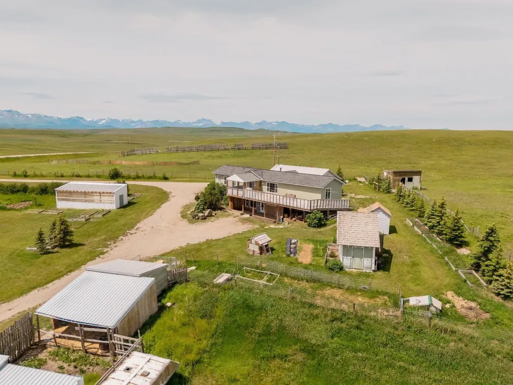 265036 Twp Road 30 Cardston AB T0K 0K0