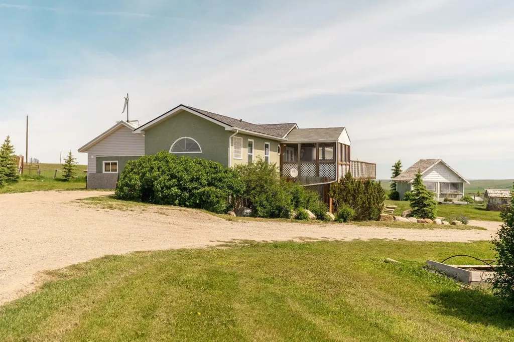 265036 Twp Road 30 Cardston AB T0K 0K0
