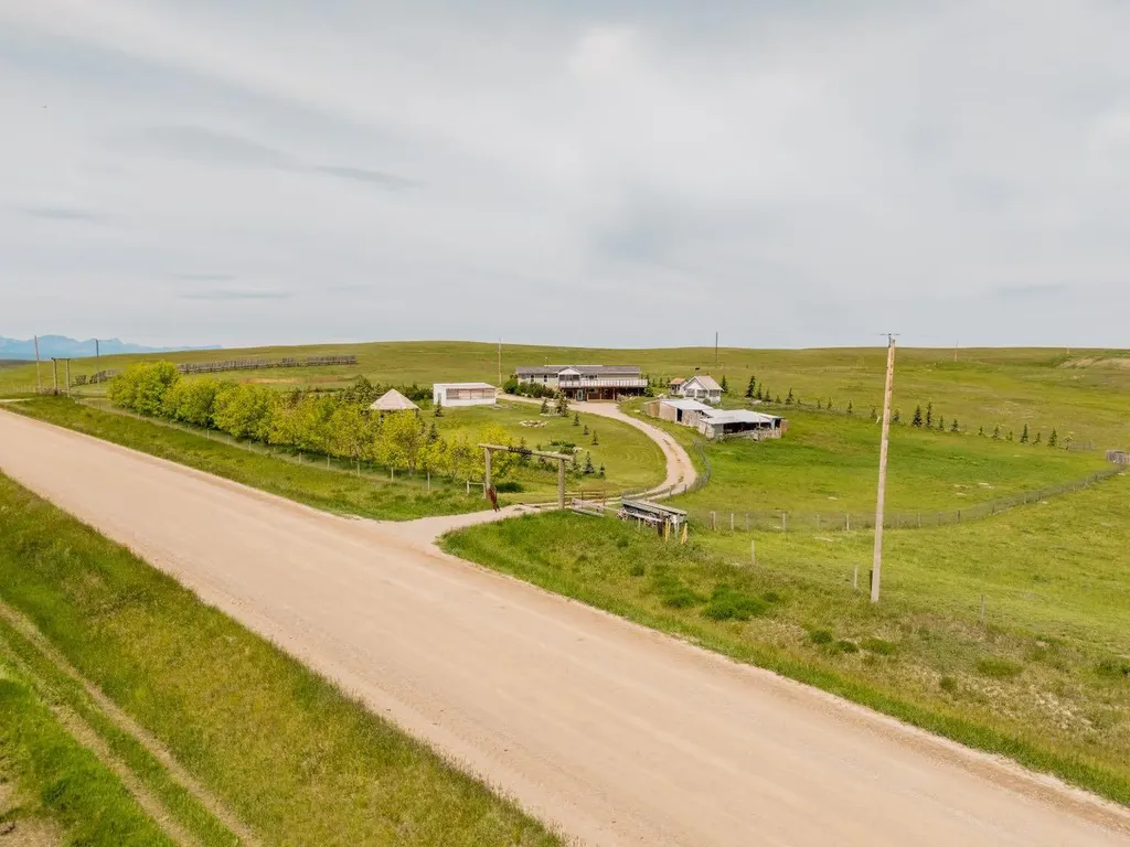 265036 Twp Road 30 Cardston AB T0K 0K0