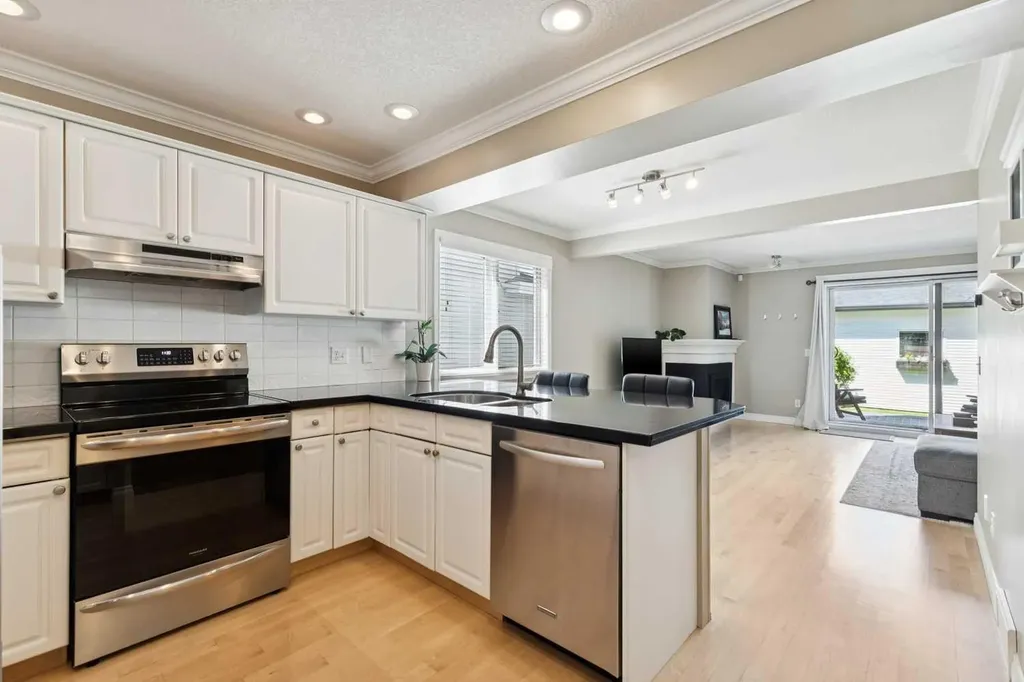2405 26 Street SW Calgary AB T3E 2A6