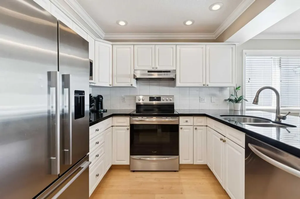 2405 26 Street SW Calgary AB T3E 2A6