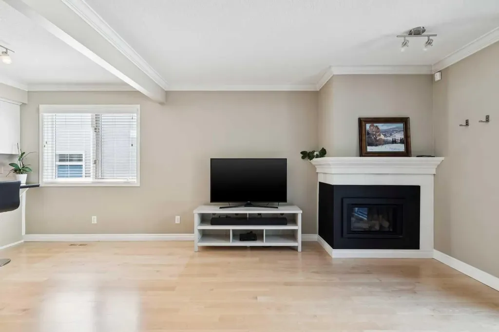 2405 26 Street SW Calgary AB T3E 2A6