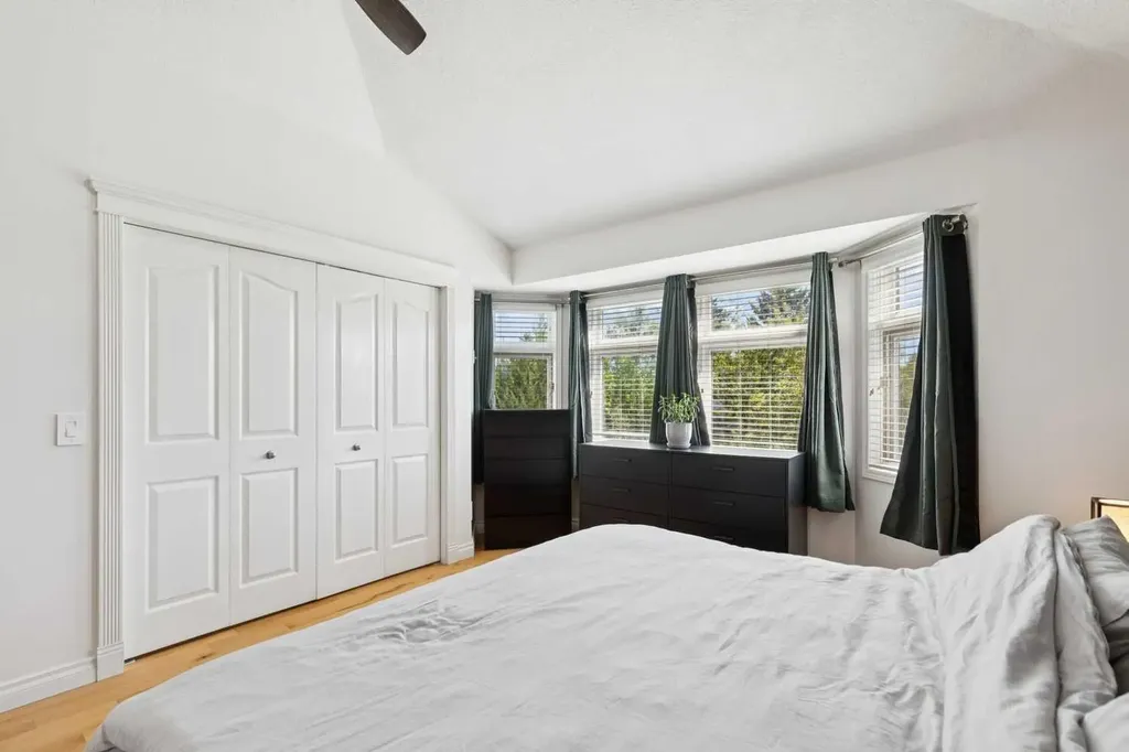2405 26 Street SW Calgary AB T3E 2A6