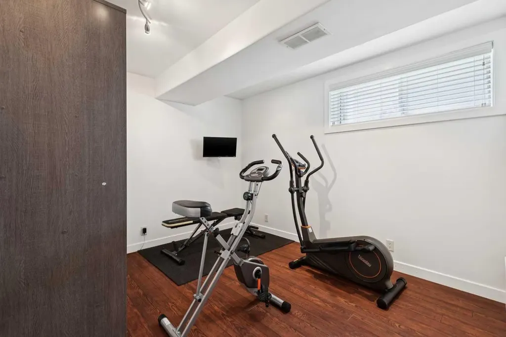 2405 26 Street SW Calgary AB T3E 2A6