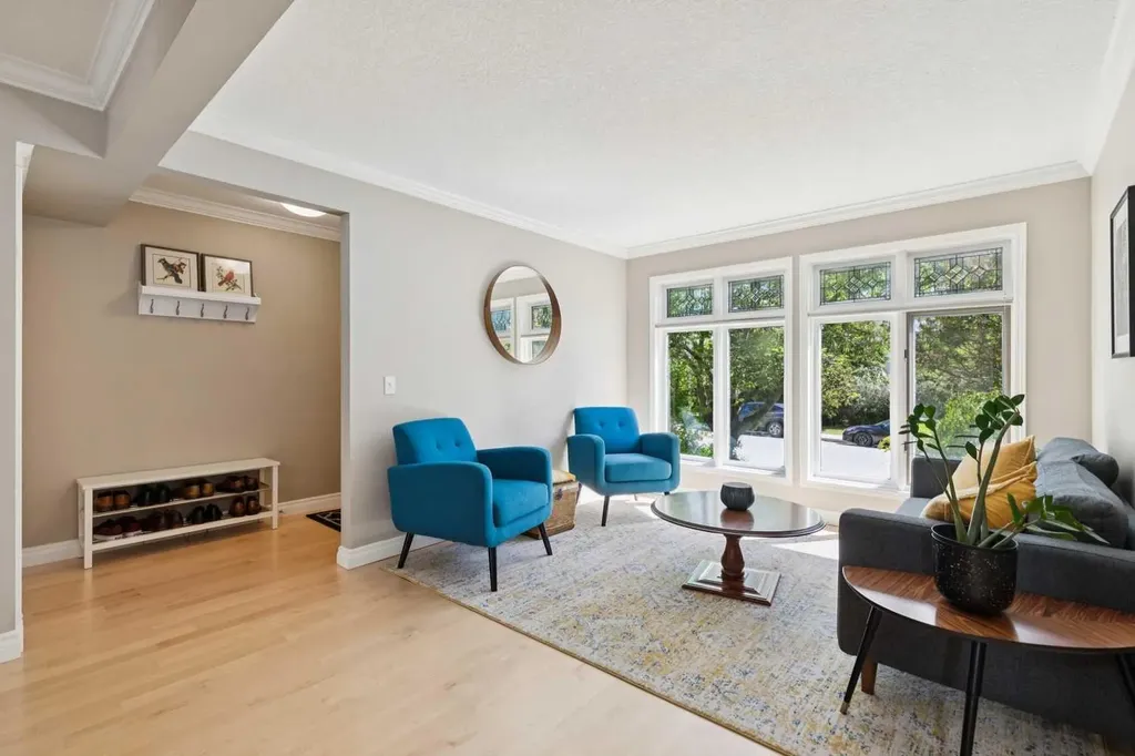 2405 26 Street SW Calgary AB T3E 2A6