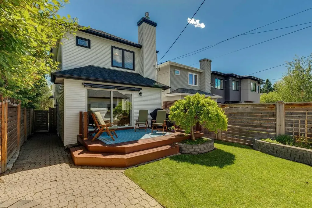 2405 26 Street SW Calgary AB T3E 2A6