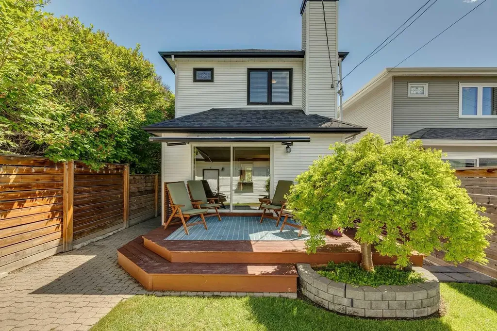 2405 26 Street SW Calgary AB T3E 2A6