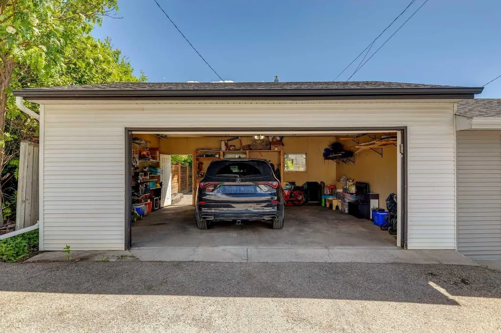2405 26 Street SW Calgary AB T3E 2A6