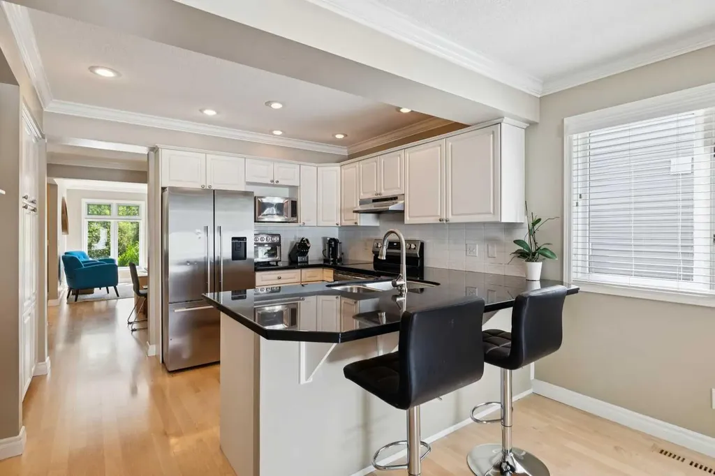 2405 26 Street SW Calgary AB T3E 2A6