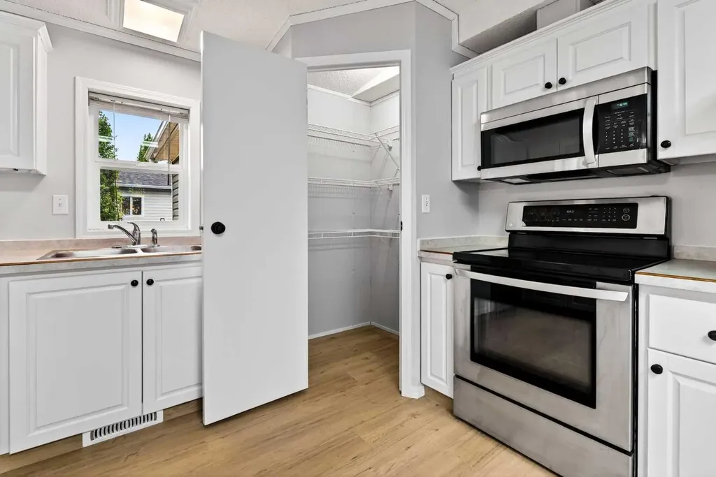 411 5 Street NW Sundre AB T0M 1X0