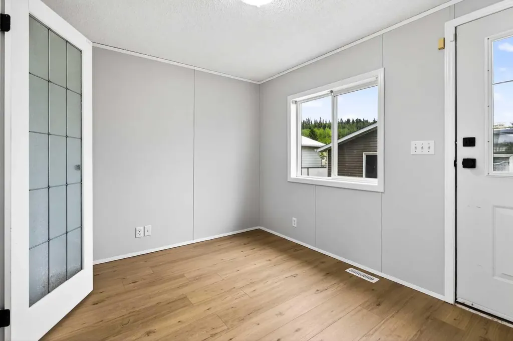 411 5 Street NW Sundre AB T0M 1X0