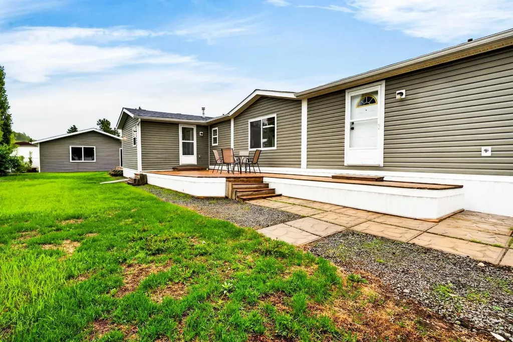 411 5 Street NW Sundre AB T0M 1X0