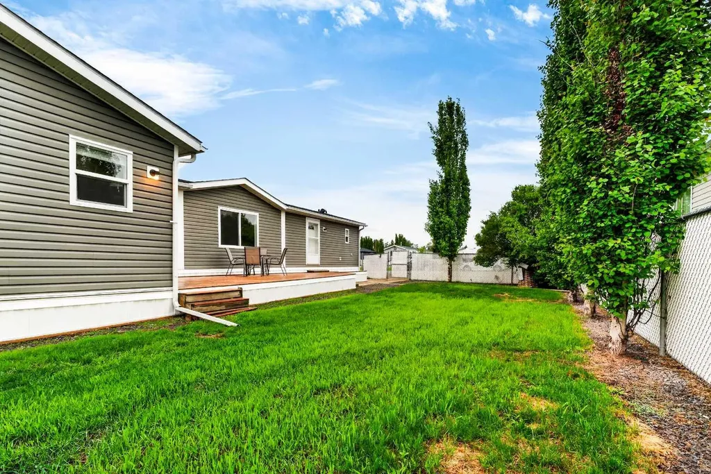 411 5 Street NW Sundre AB T0M 1X0