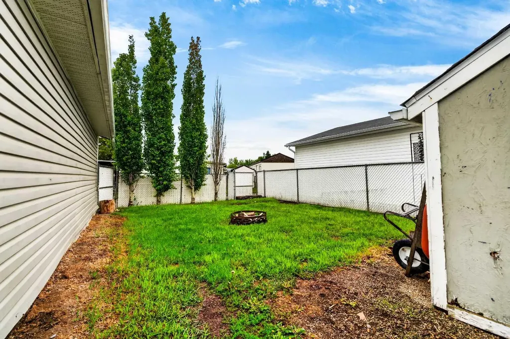 411 5 Street NW Sundre AB T0M 1X0