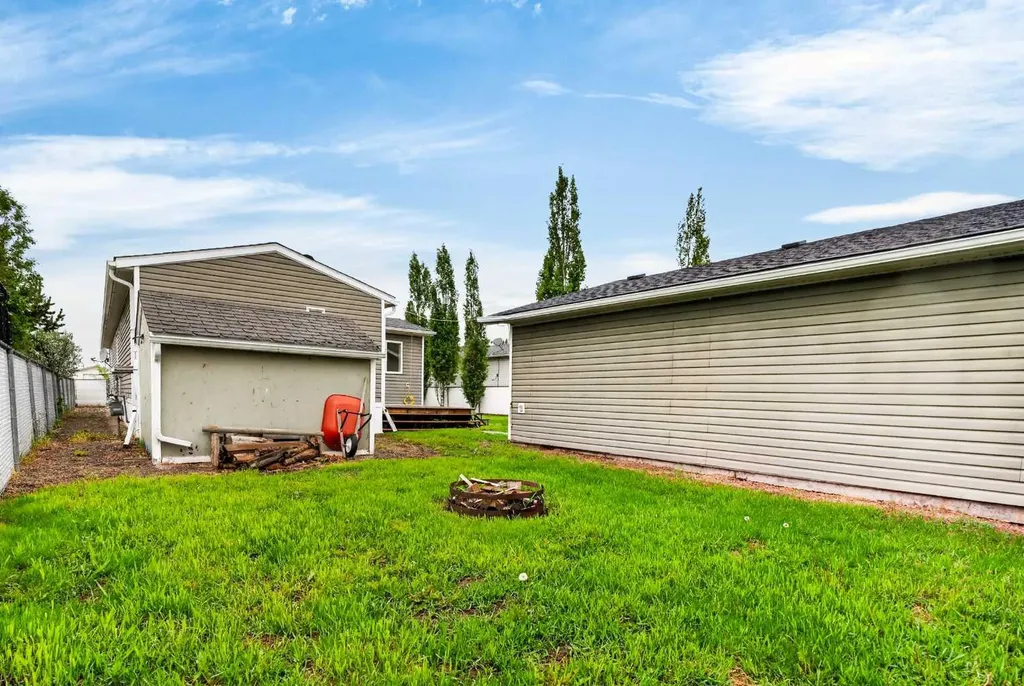 411 5 Street NW Sundre AB T0M 1X0
