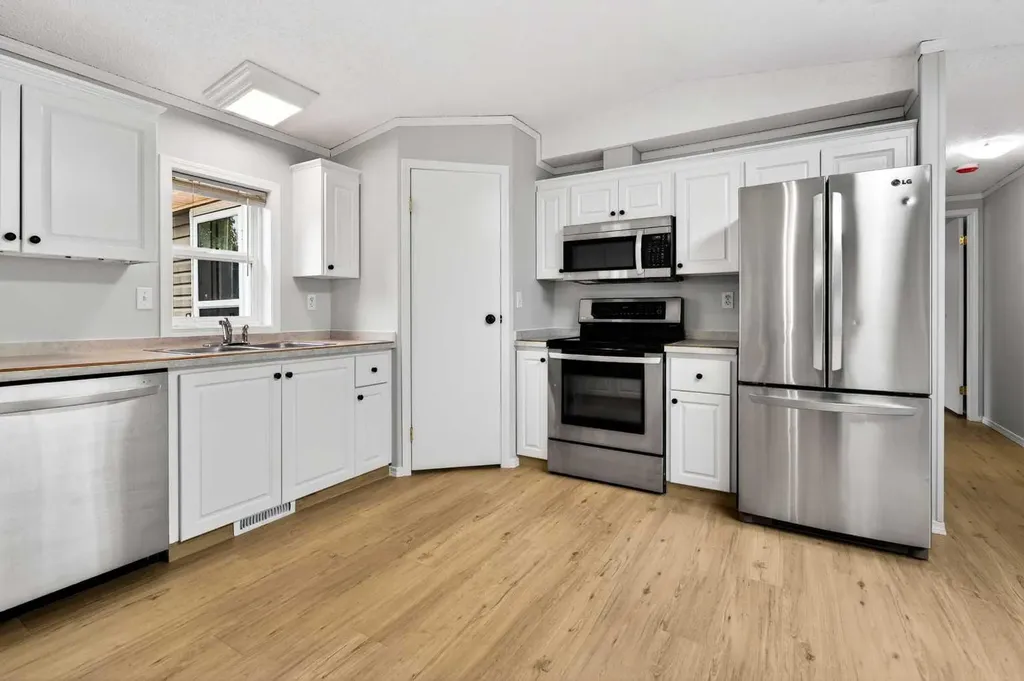 411 5 Street NW Sundre AB T0M 1X0