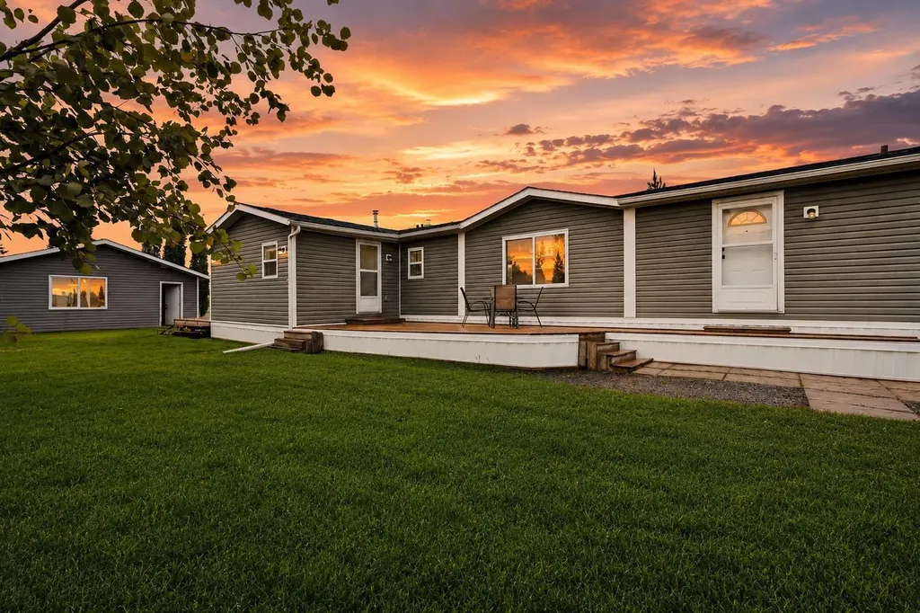 411 5 Street NW Sundre AB T0M 1X0