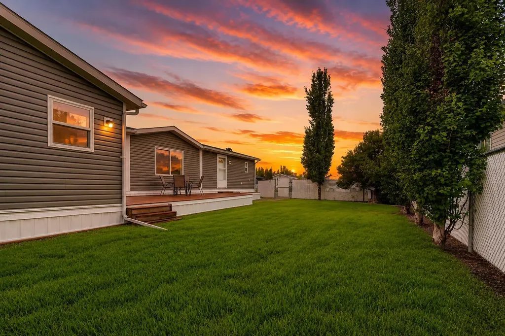 411 5 Street NW Sundre AB T0M 1X0