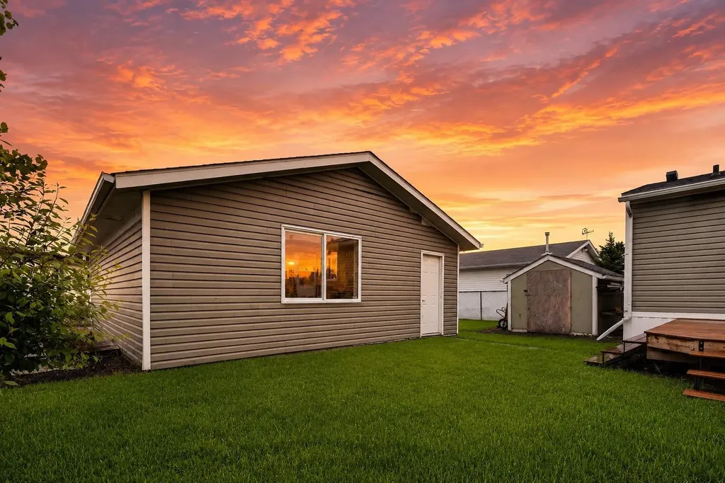 411 5 Street NW Sundre AB T0M 1X0