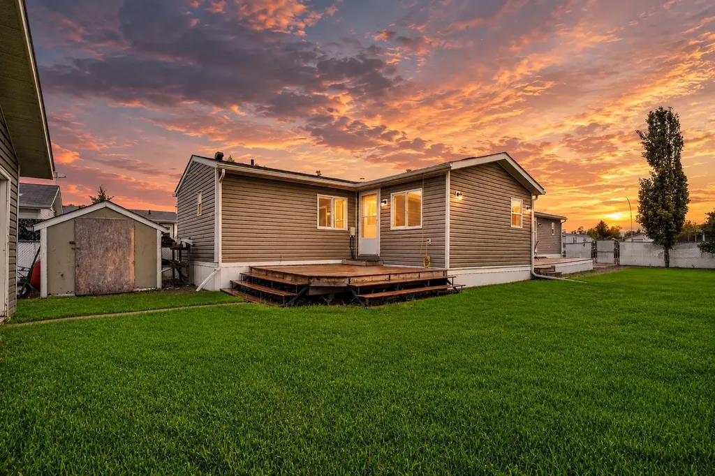 411 5 Street NW Sundre AB T0M 1X0