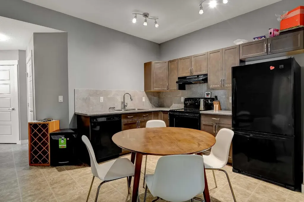 10138 85a Street Grande Prairie AB T8X 0N7