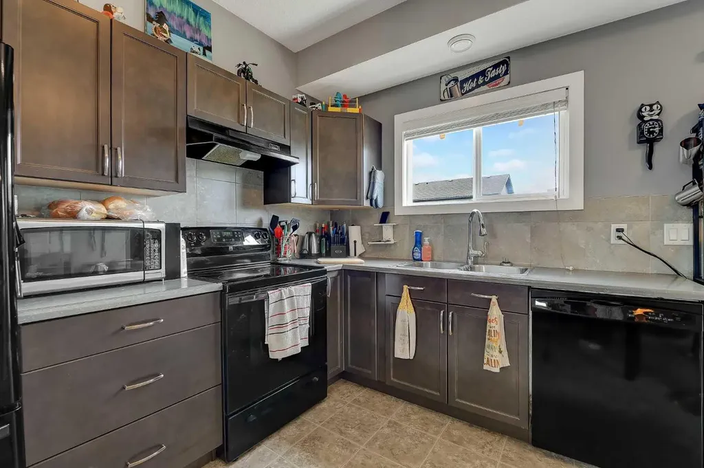 10138 85a Street Grande Prairie AB T8X 0N7
