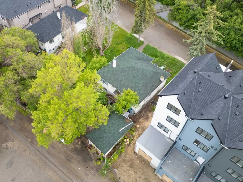 2016 12 Avenue SW Calgary AB T3C 0S1
