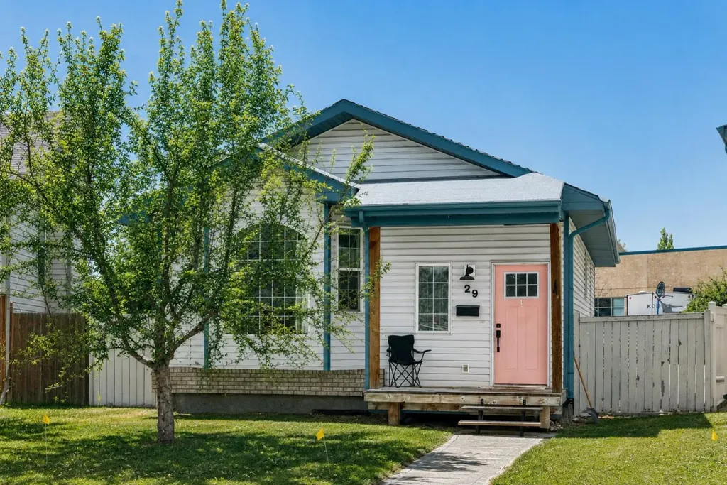 29 Duval Crescent Red Deer AB T4R 2Y6