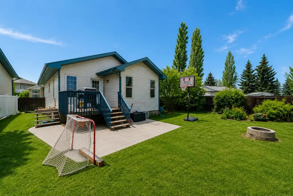 29 Duval Crescent Red Deer AB T4R 2Y6