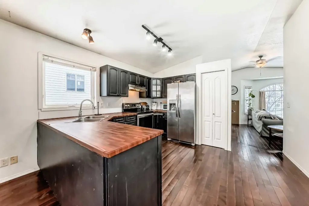 29 Duval Crescent Red Deer AB T4R 2Y6