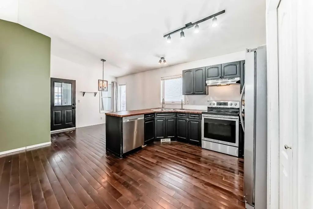 29 Duval Crescent Red Deer AB T4R 2Y6