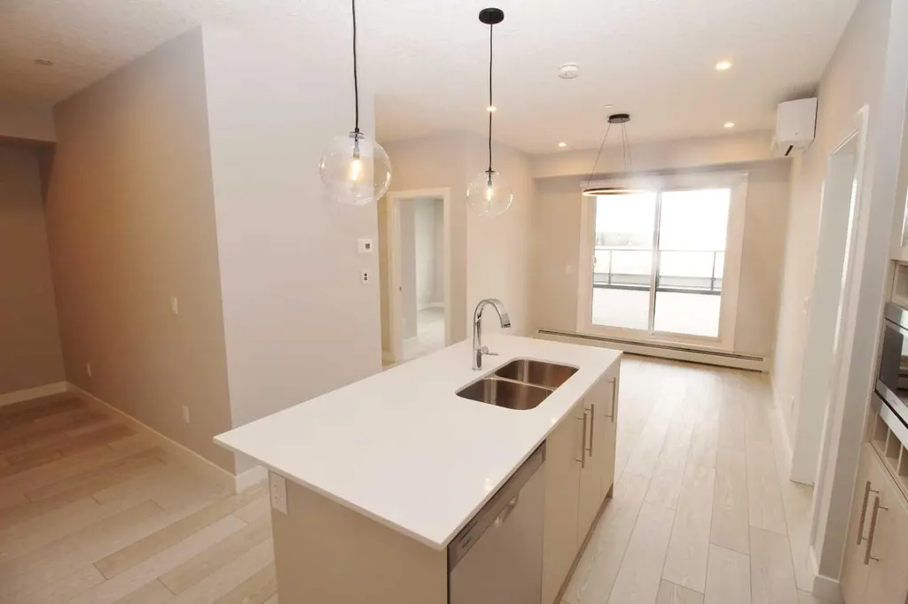 8370 Broadcast Avenue SW Calgary AB T3H 6L3
