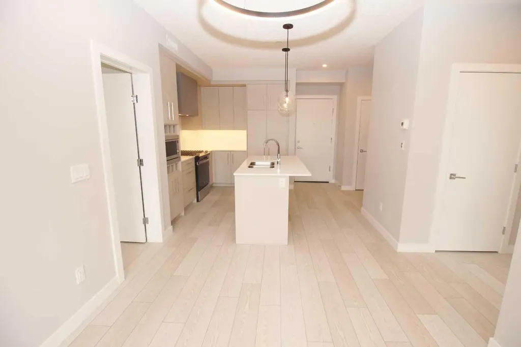 8370 Broadcast Avenue SW Calgary AB T3H 6L3