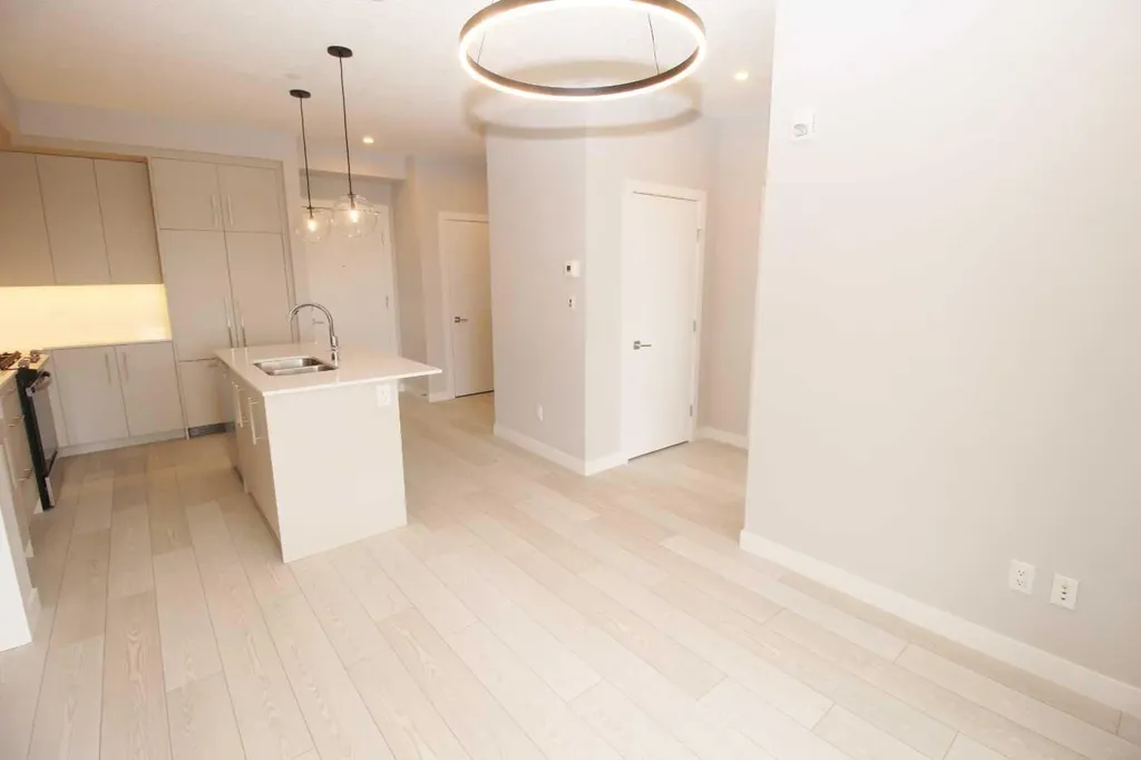8370 Broadcast Avenue SW Calgary AB T3H 6L3