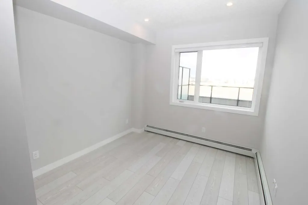 8370 Broadcast Avenue SW Calgary AB T3H 6L3