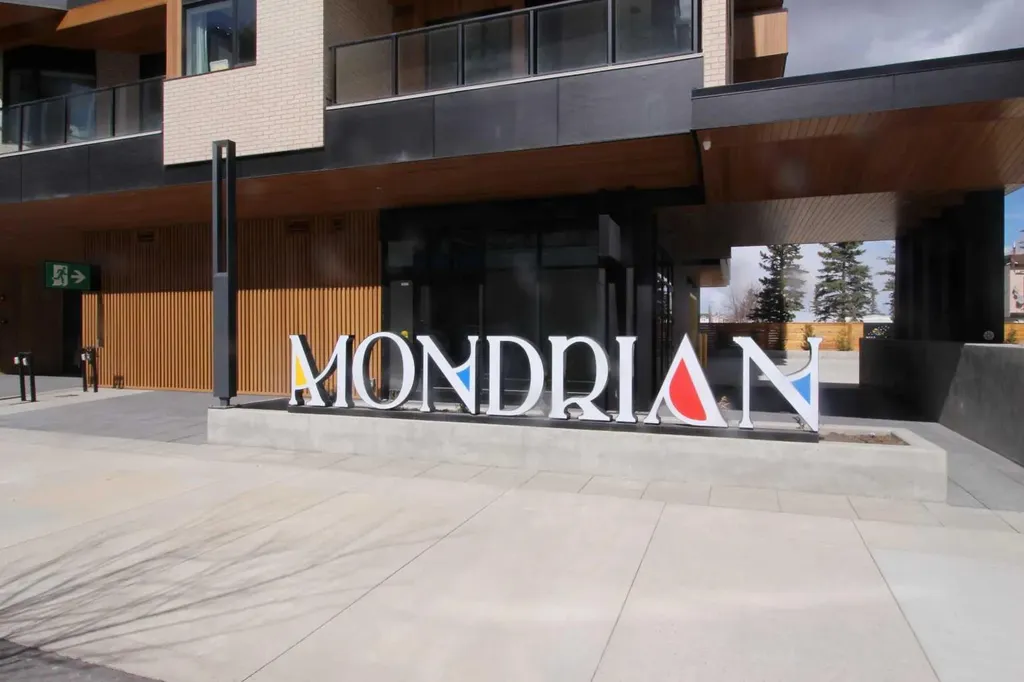 8370 Broadcast Avenue SW Calgary AB T3H 6L3