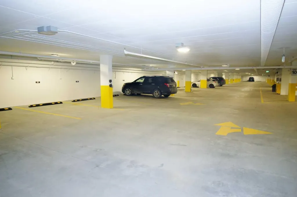 8370 Broadcast Avenue SW Calgary AB T3H 6L3
