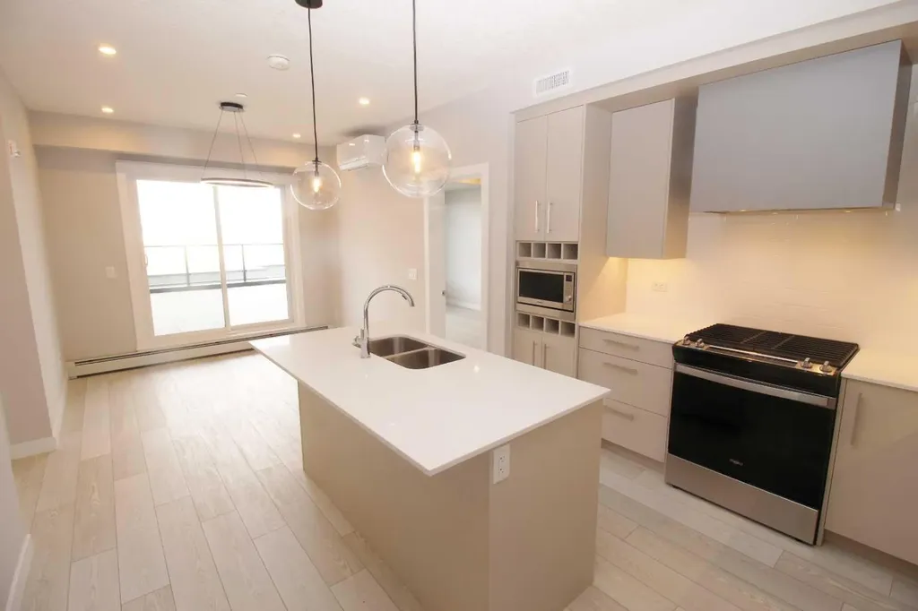 8370 Broadcast Avenue SW Calgary AB T3H 6L3